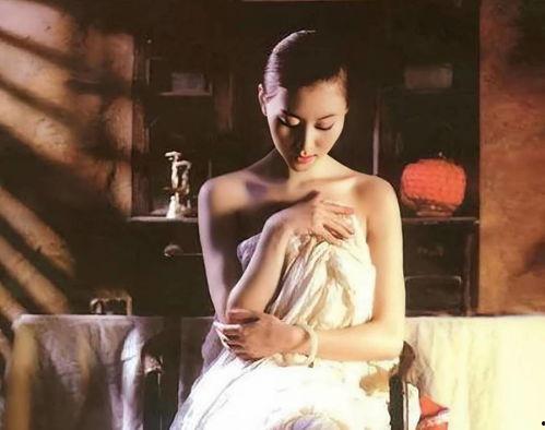 浴室人体艺术照片曝光,人体艺术引发热议